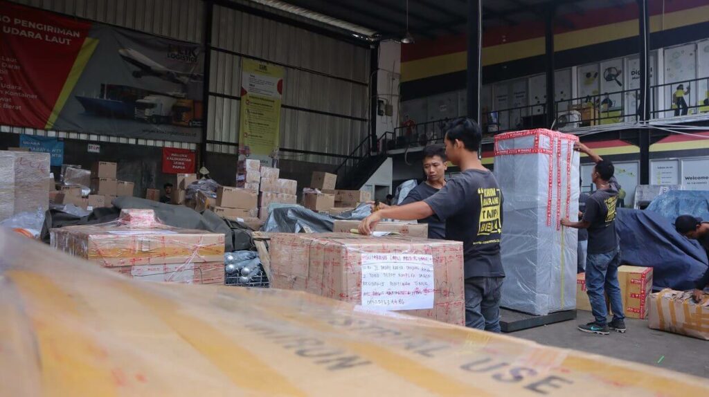 jasa ekspedisi cargo dari jakarta ke sulawesi murah dan ama saceexpress klik logistics (1) (1)